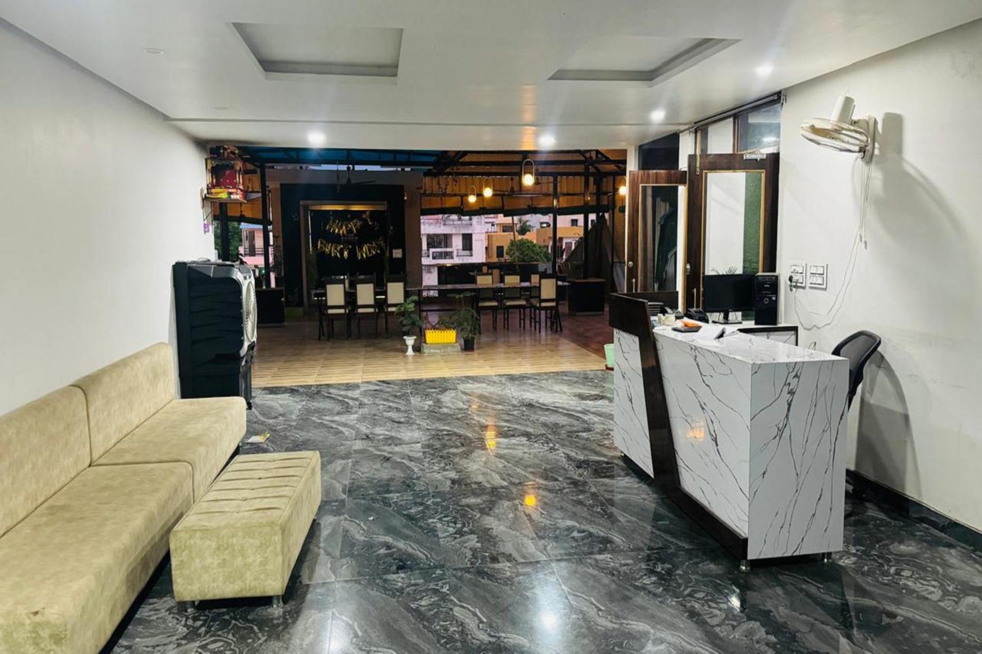 Hotel Eagle Inn Udaipur Exterior photo